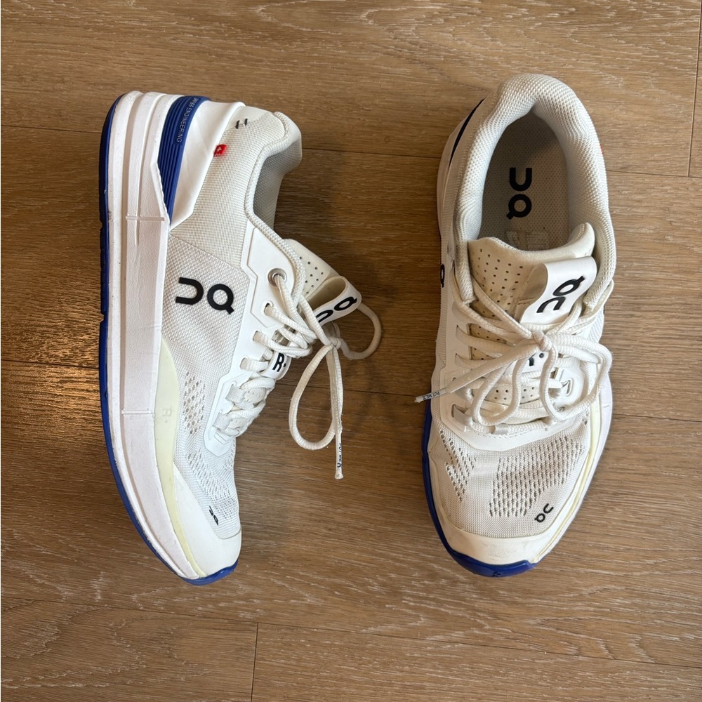 On Running The Roger Tennis Court Shoes